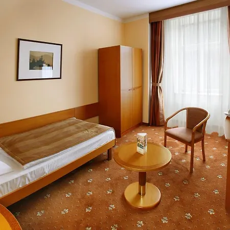 Ensana Hvezda - Imperial - Neapol 酒店 玛丽亚温泉