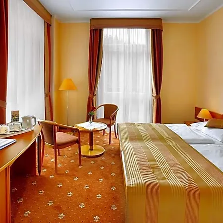 Ensana Hvezda - Imperial - Neapol Hotel 4*