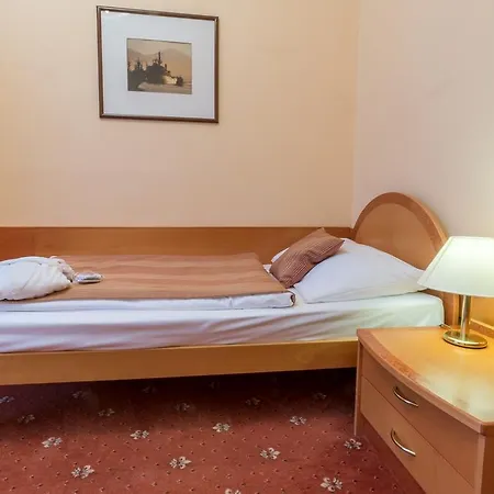 Ensana Hvězda - Imperiál - Neapol 4*