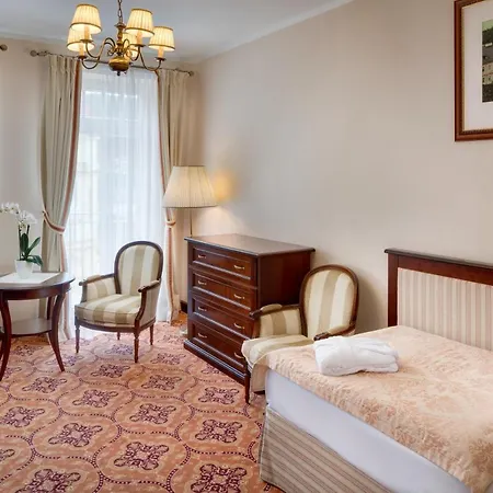 Ensana Hvězda - Imperiál - Neapol Hotel 4*