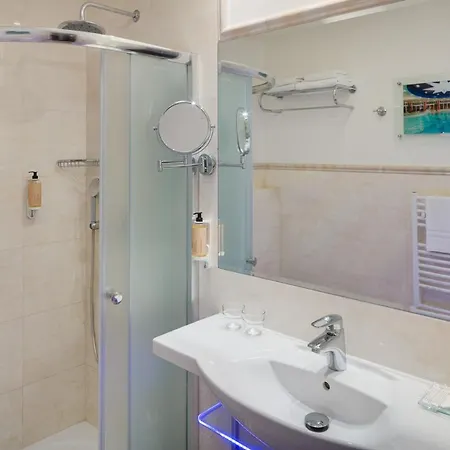 Ensana Hvezda - Imperial - Neapol Szálloda 4*