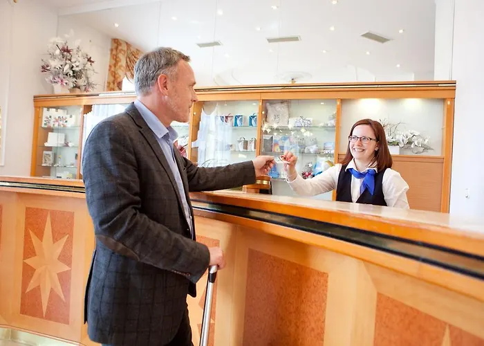 מלון Ensana Hvezda - Imperial - Neapol 4*