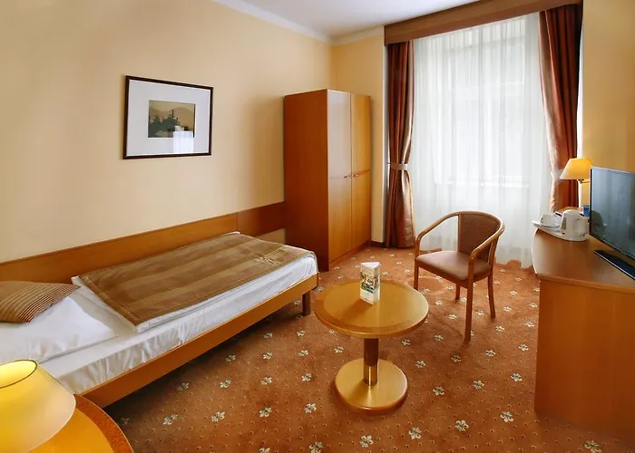 Ensana Hvezda - Imperial - Neapol Hotel Mariańskie Łaźnie